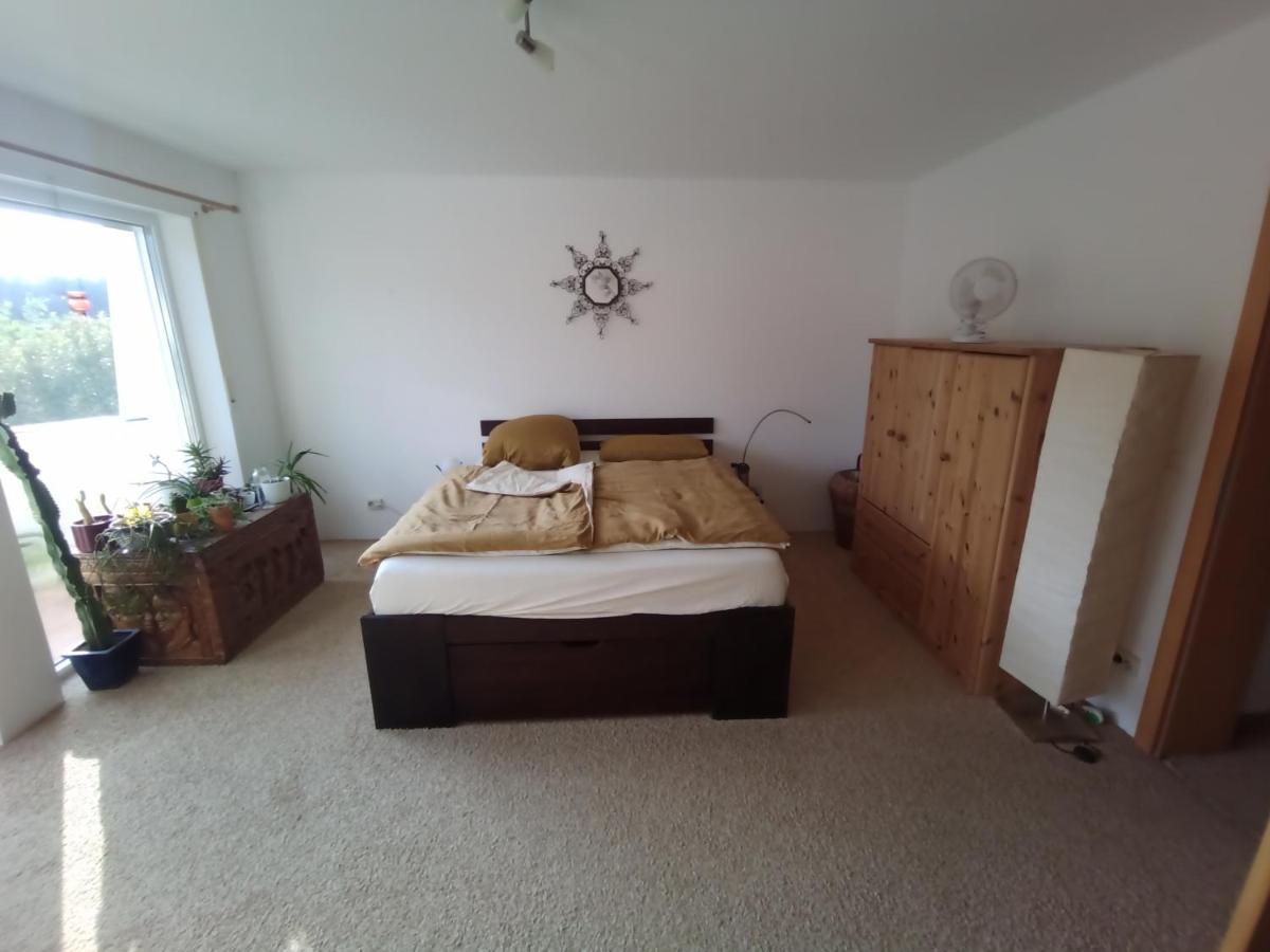 Grosses Zimmer Bad Kueche Wohnzimmer Terasse Garten Zentral Ruhig Landsberg am Lech Luaran gambar