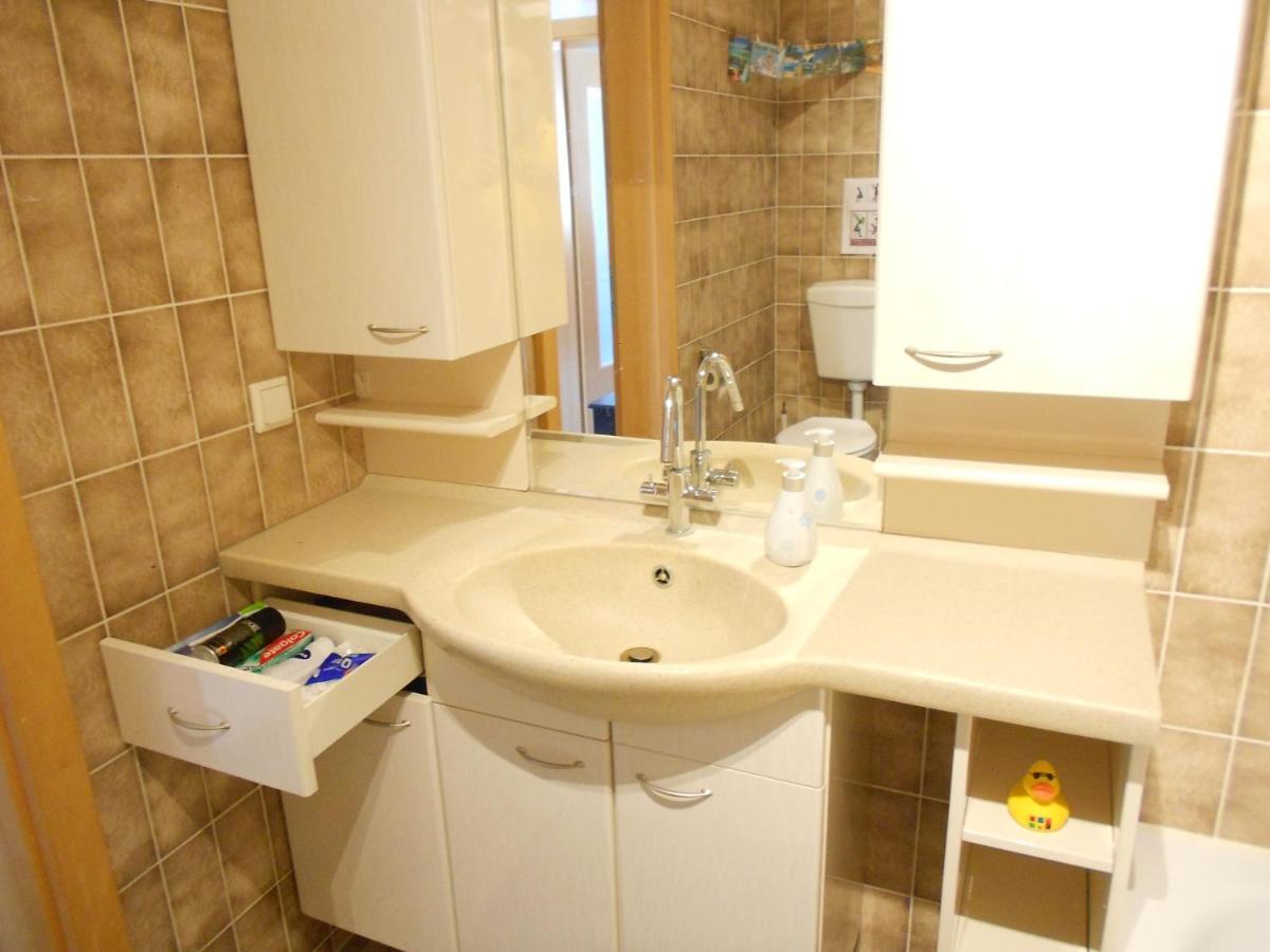 Grosses Zimmer Bad Kueche Wohnzimmer Terasse Garten Zentral Ruhig Landsberg am Lech Luaran gambar