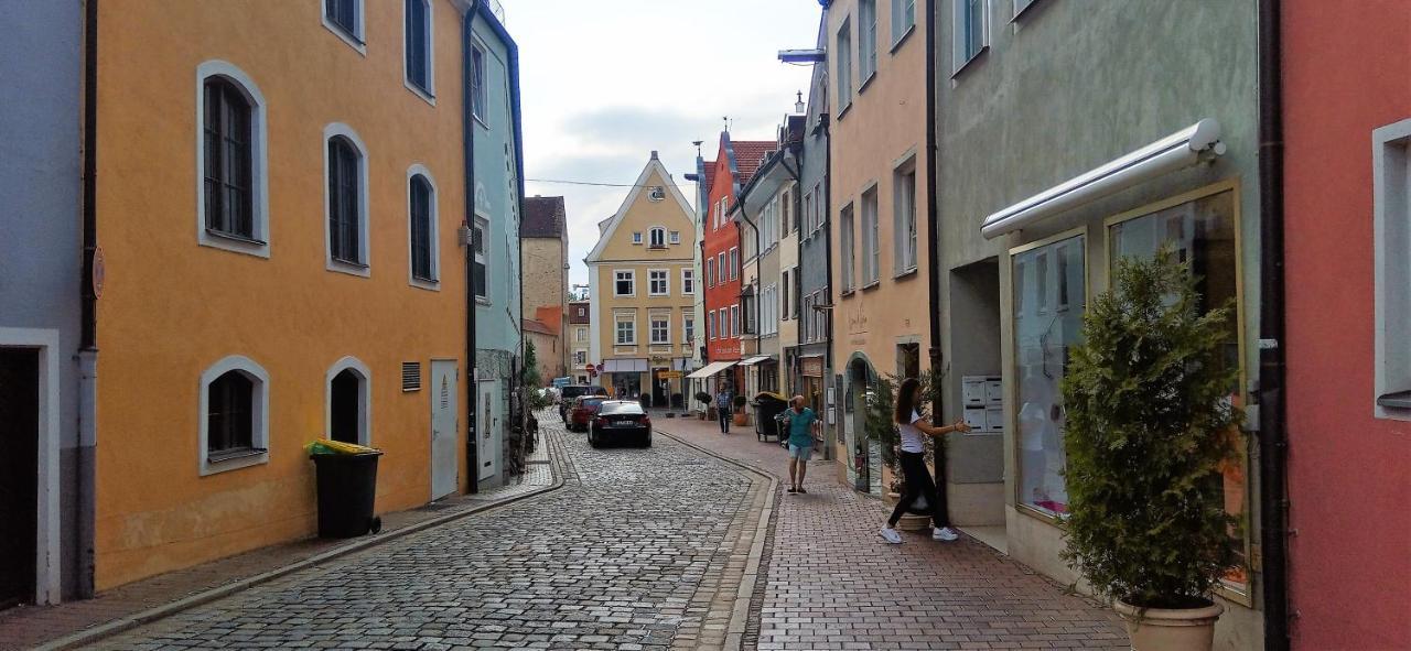 Grosses Zimmer Bad Kueche Wohnzimmer Terasse Garten Zentral Ruhig Landsberg am Lech Luaran gambar